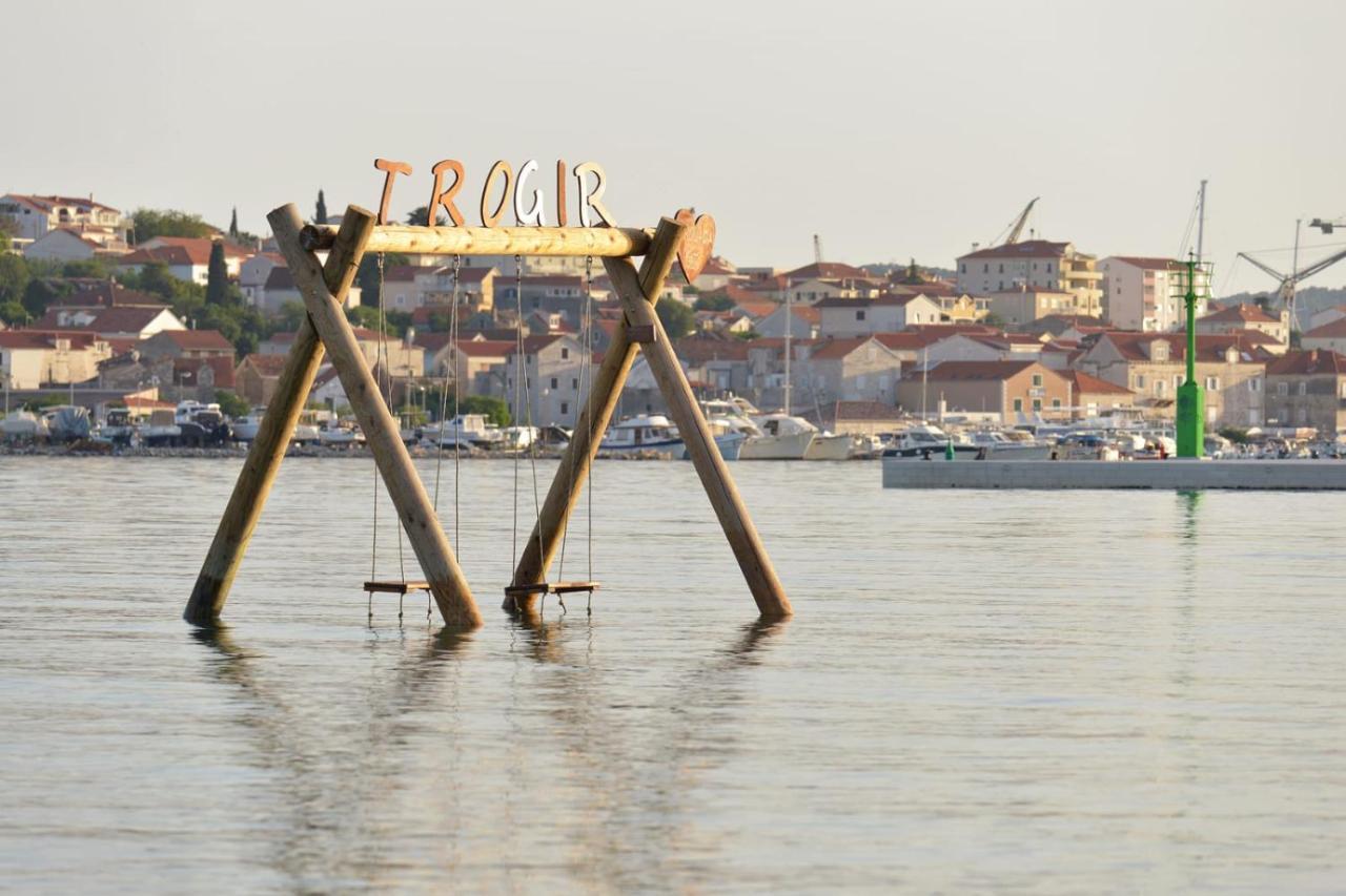 Sara Trogir Exterior photo